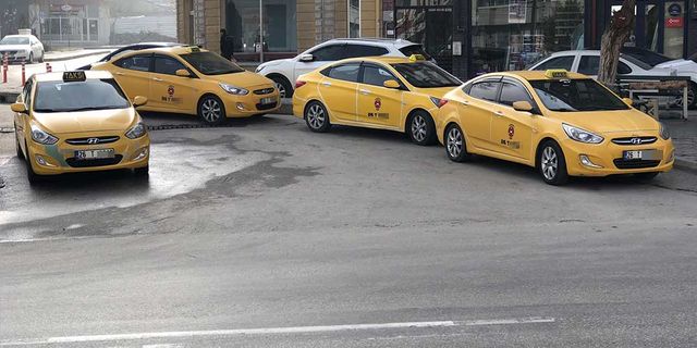 Eskişehir'de yılın ilk gününde taksiler boş kaldı