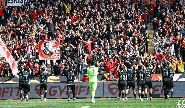 Eskişehirspor rahat kazandı; Önder Karaveli Es-Es kariyerine 3 puanla başladı!