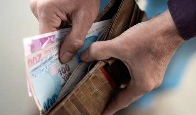 Emekliye Zam Yolda En Düşük Emekli Maaşına Yeni Düzenleme