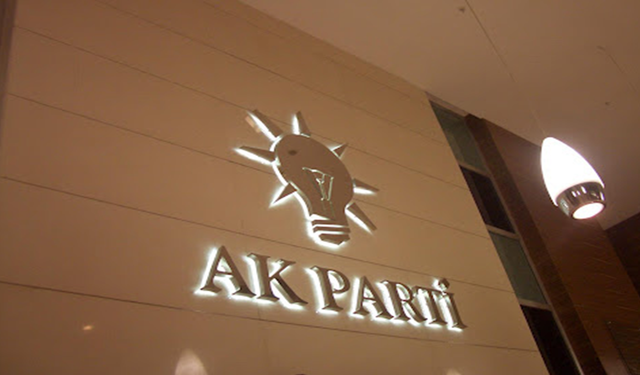 Akp’de 48 Saatte 8 İl Başkanı Görevinden Ayrıldı