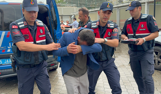 Eşini Bardak Ve Yumruk Darbesiyle Katleden Koca Adliyede