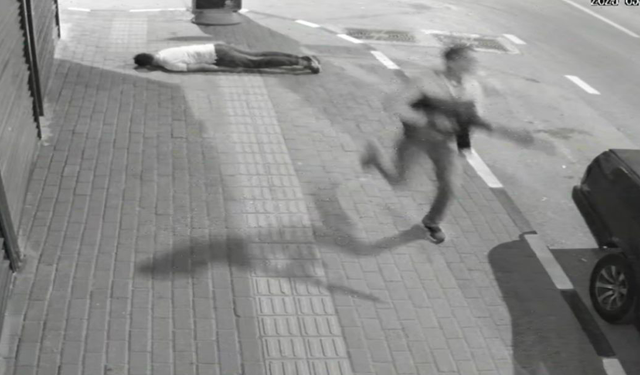 Sokak Ortasında İnfaz! Husumetlisini Tüfekle Başından Vurdu