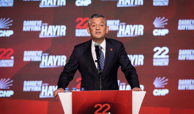 Özgür Özel Bir Kere Daha CHP Genel Başkanı Seçildi