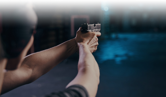 Poligonda Silahlar Patladı Eğitmen Ve Bir Kişi Vuruldu