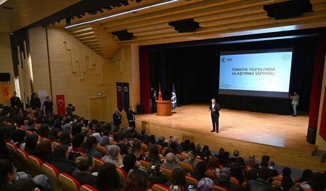 Eskişehir Ufest Gençlik Festivali Boyraz’ın Konferansıyla Sona Erdi