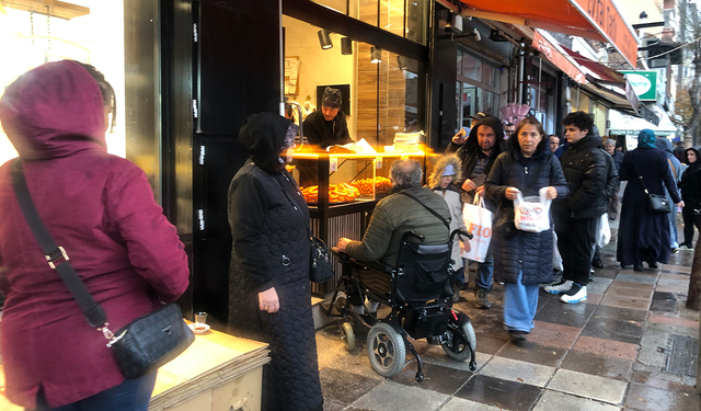 Eskişehir’de Ani Yağış Hayatı Kısa Süreliğine Durdurdu