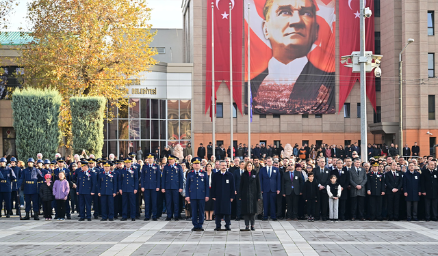 Eskişehir’de Ata’ya Büyük Saygı! 09.05’te Kalpler Atatürk İçin Attı!
