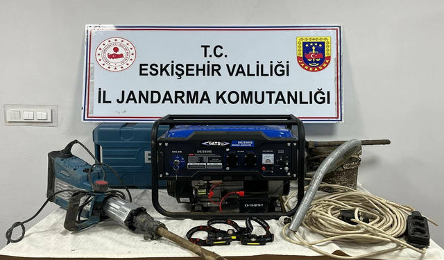 Eskişehir’de Tarihi Eser Kazısı Yapanlara Jandarma Baskını