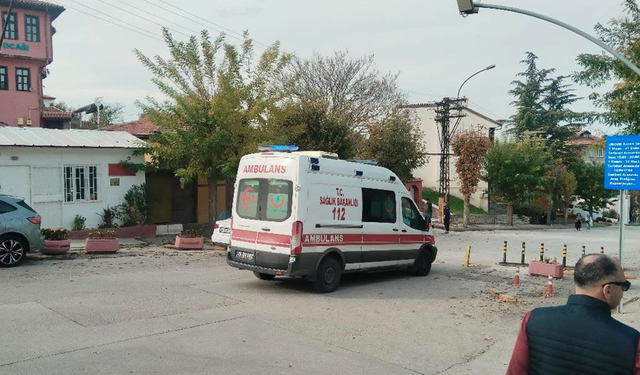 Eskişehir’de Vakaya Giden Ambulans Duba Engelini Aşamadı!