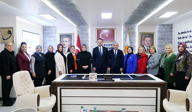 Bakan Yardımcısı Eminoğlu AK Parti Eskişehir Teşkilatıyla Bir Araya Geldi