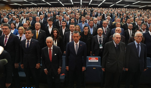 CHP Yönetiminde Yeni Dönem 18 Kişilik MYK Açıklandı