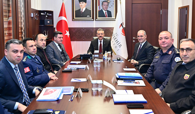 Eskişehir Valiliği’nde Güvenlik ve Asayiş Toplantısı Yapıldı