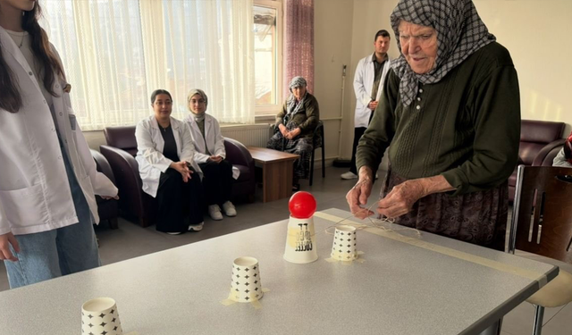 ESOGÜ Öğrencilerinden Huzurevi Sakinlerine Anlamlı Ziyaret!