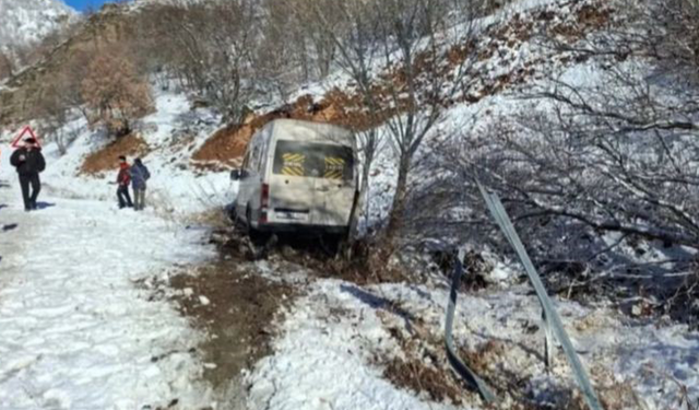 Facia Ucuz Atlatıldı! Taraftar Minibüsü Şarampole Savruldu!