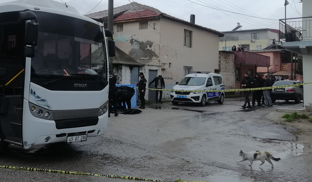 Cani Koca 7 Çocuk Annesi Kadını Sokak Ortasında Katletti!