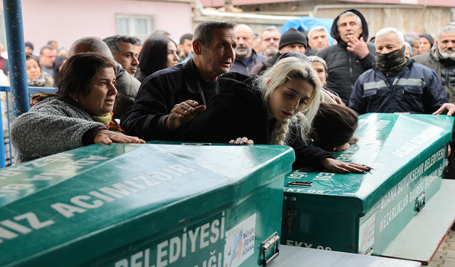Fenomen Babanın Katlettiği İki Kardeş Toprağa Verildi