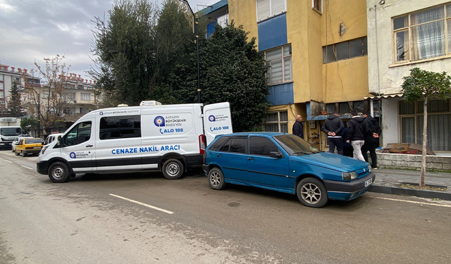 Kan Donduran Olay! Eşinin ve 7 Yaşındaki Kızının Boğazını Keserek Katletti!