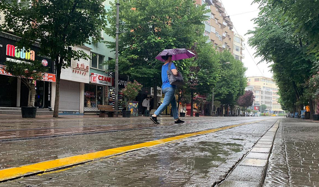 Eskişehir’de Gün Boyu Yağış! Sıcaklık Hızla Düşecek