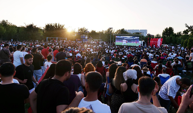 Eskişehir’de Milli Maç Heyecanı Dev Ekranda Takip Edilecek!