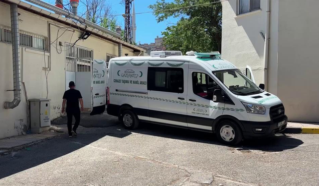 17 Yaşındaki Genç Babasını Pompalı Tüfekle Katletti