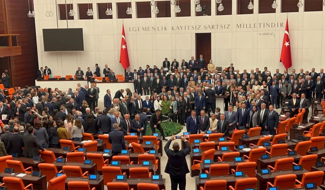 Çerçeve Yasa TBMM’de Kabul Edildi! Tarihi Yasada Partilere Göre Oy Dağılımı!
