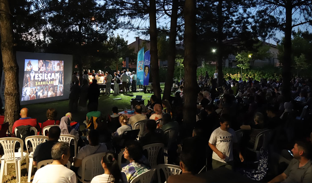 Eskişehir’de Açık Havada Sinema Geceleri Devam Ediyor!