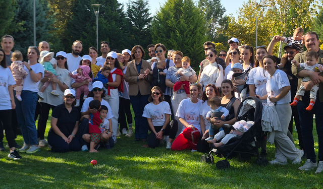 Başkan Ünlüce Eskişehir’de Parktan Çıkarılan Anneler ile Kentpark’ta Buluştu!