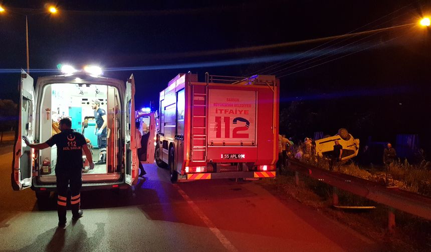 Araçta bulunan Fatma A. ve Osman A. kaza sırasında araçtan fırlayarak su kanalına düştü. Olayın 112'ye bildirilmesi üzerine bölgeye çok sayıda ambulans, polis, jandarma ve itfaiye ekibi sevk edildi. 