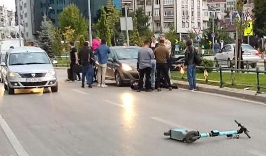 Eskişehir'de kaza! Otomobil scootera çarptı: Yaralılar var