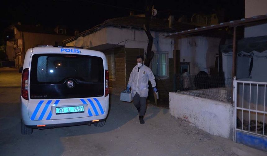 Olay, Pamukkale ilçesine bağlı Cumhuriyet Mahallesi'nde meydana geldi. Edinilen bilgiye göre; evde yaşları küçük olan 2 çocuğun sesleri üzerine yapılan ihbar sonrası bölgeye güvenlik güçleri sevk edildi. Olay yerine giden ekipler, müstakil evin içine girdiğinde bir bebeğin hareketsiz yattığını gördü. Bölgeye sevk edilen sağlık görevlileri 1 yıl 9 aylık olan Murat Aslan Kılıç’ın hayatını kaybettiğini belirledi. Şüpheli ölümün ardından bölgeye çok sayıda ekip yönlendirdi.