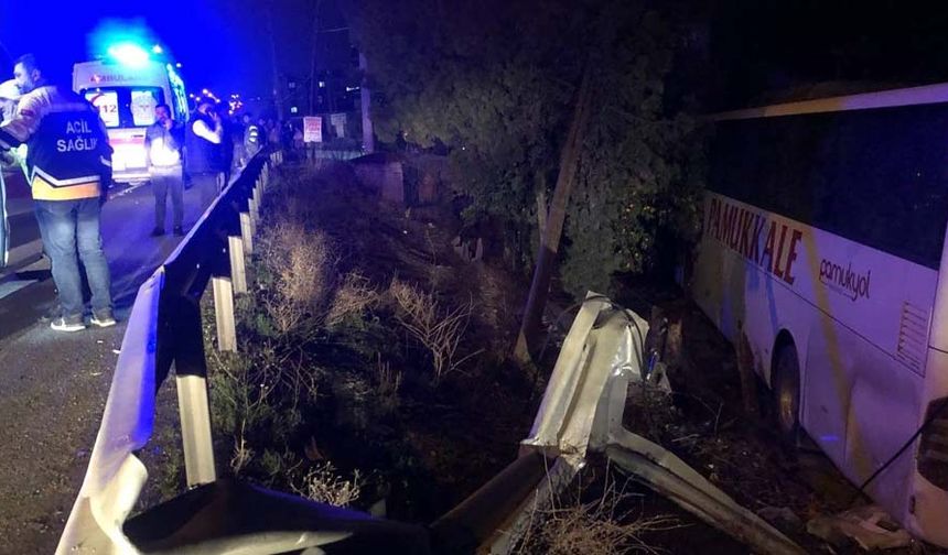 50'ye yakın yolcunun bulunduğu otobüsün şoförü Murat Erdem Ç. şoför koltuğunda sıkışarak yaralanırken, otobüste bulunan yolculardan Saadet P. (66), Hande Ç. (6) ve Himmet K. hafif şekilde yaralandı. 