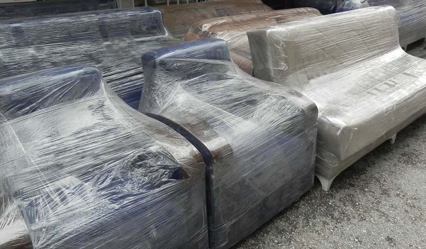 İkinci el eşya alım satımı dükkanı sahibi Halis Özdoğru, satışların daha çok orta sınıf halk, polis, asker ve sağlık görevlilerine yapıldığını ifade etti.