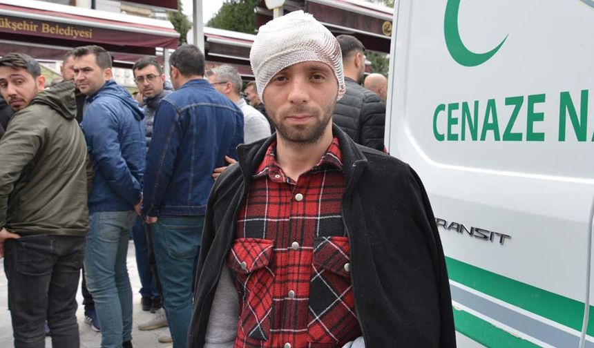 Kaza sonucu hayatını kaybeden Yıldız Kollar’ın ise 2 sene önce eşini kaybettiği öğrenildi. 2 çocuk annesi Yıldız Kollar, ikamet ettiği İnönü İlçesi Yenice Mahallesi’nde bulunan camide kılınan cenaze namazının ardından ilçede bulunan mezarlığa defnedildi.