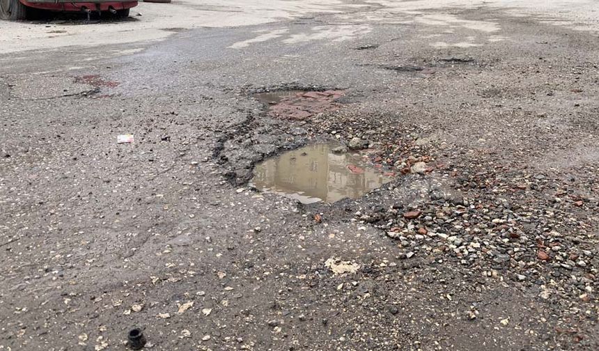 Yıllardır sanayide ustalık yapan Nurettin Satekin, gelen müşterilerin de bu durumdan şikayetçi olduğunun altını çizdi.