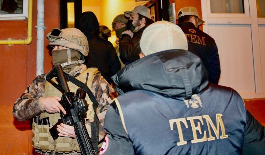 Sabah 05.00 sularında Eskişehir merkezli olarak, içlerinde İstanbul, Ankara, İzmir, Isparta, Hatay, Kayseri ve Çanakkale'nin bulunduğu toplam 8 ilde eş zamanlı olarak şafak operasyonu operasyon düzenlendi.
