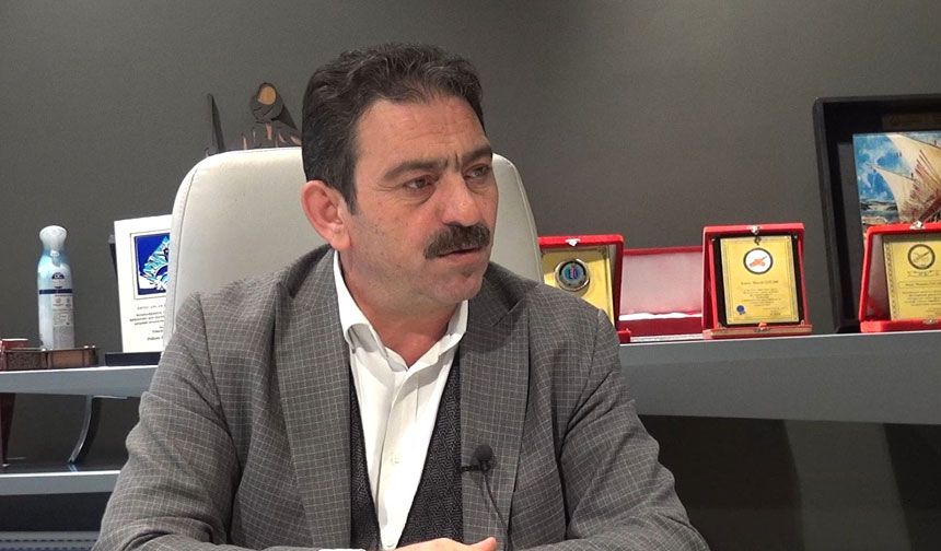 Eskişehir Büyükşehir Belediyesi AK Parti Grup Başkanvekili Murat Özcan şu ifadeleri kullandı;
"Hem Eskişehir Büyükşehir Belediyesinde hem de Odunpazarı Belediyesinde ‘engelleniyoruz’ cümleleri duyuyoruz. Bunun üzerine ben de bir yazılı önerge verdim. Bana bununla ilgili bir açıklama yapar mısınız. Ben bu konunun takipçisi olmak istiyorum dedim. Elle tutulur, gözle görülür birşey bize sunamadılar.
