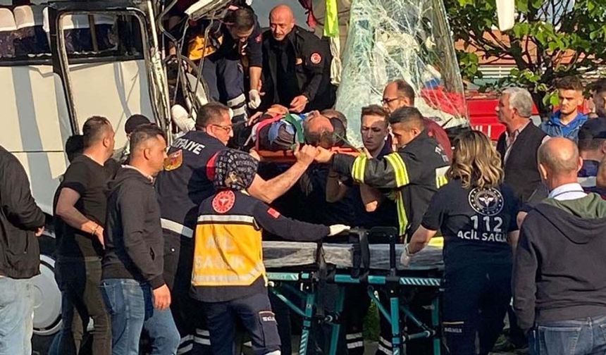 Tavşanlı Organize Sanayi Bölgesindeki bir fabrikanın işçilerini taşıyan K.K. idaresindeki 43 ABF 487 plakalı otobüs, Tavşanlı'ya seyir halindeyken aniden önüne çıkan büyükbaş hayvana çarpmamak için fren yaptı.
