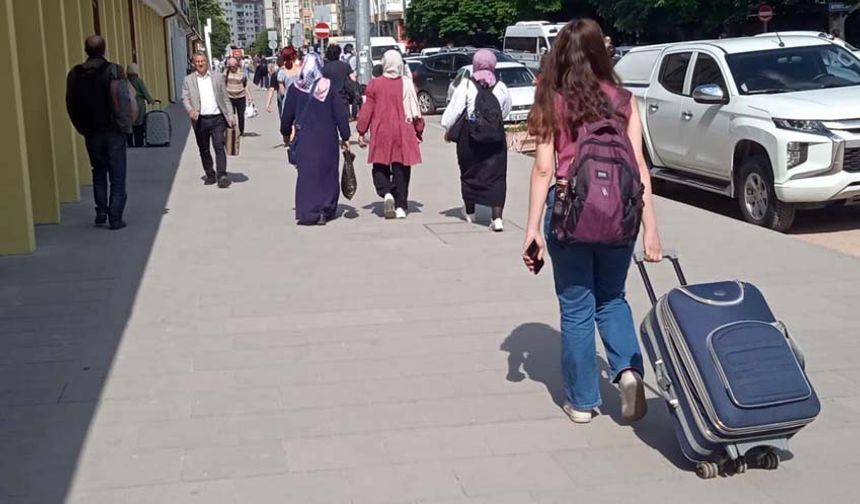 Kurban Bayramı tatilinin 9 gün olarak açıklanmasının ardından Eskişehir'de yaşayan birçok kişi şehir dışı planı yaptı.