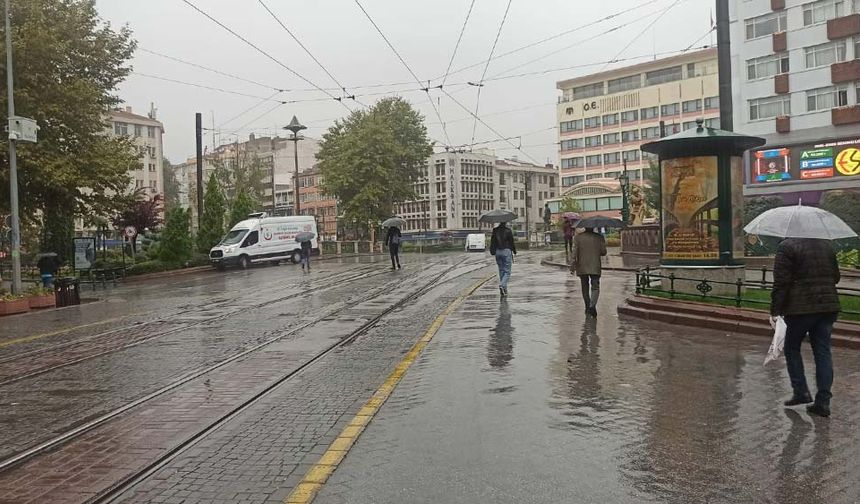 Eskişehir'de yağmur günler devam edecek; Plan yapacaklar dikkat!