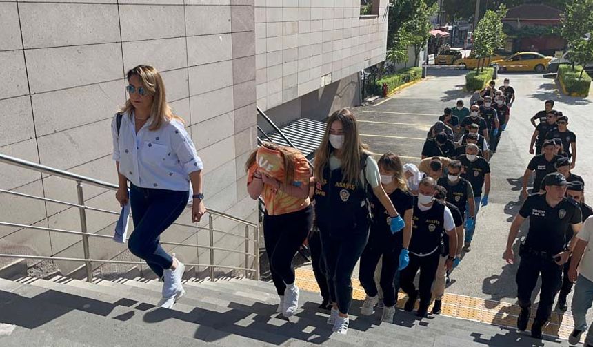 Eskişehir Cumhuriyet Başsavcılığı tarafından başlatılan soruşturma sonucu Eskişehir, İstanbul, Bursa, İzmir, Diyarbakır, Mersin ve Kütahya'da eş zamanlı olarak operasyonlar düzenlendi. 2 kadın 12 erkek gözaltına alındı.