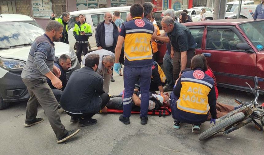 Çarpmanın şiddeti ile savrulan motosikletteki sürücü Halim Y. ile arkasında yolcu olarak bulunan ve sürücünün torunu olduğu belirlenen 15 yaşındaki Hayrunisa Y. yola savruldu.