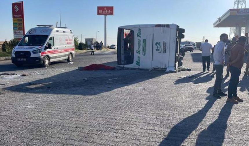 Yaralılar, olay yerine çağrılan ambulanslarla Viranşehir Devlet Hastanesine kaldırıldı. Burada tedavi altına alınan yaralılardan 2'sinin durumunun kötü olduğu belirlendi. Kazayla ilgili soruşturma devam ediyor.