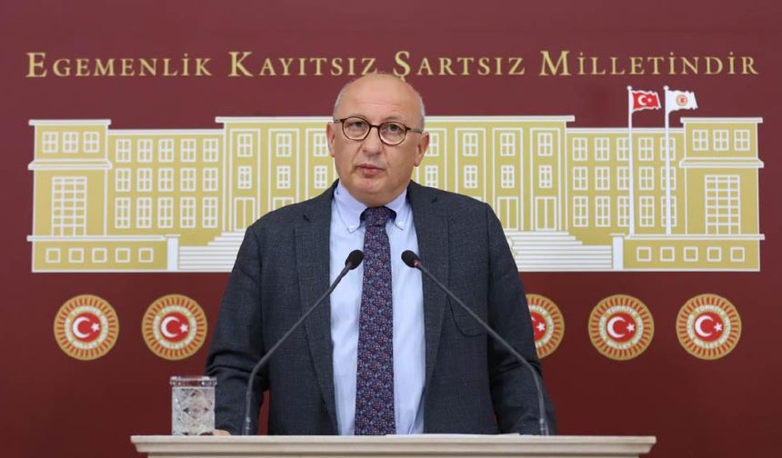 CHP Eskişehir Milletvekili Utku Çakırözer, İstanbul’da, Ankara’da, İzmir’de, Antalya'da yapılması planlanan ‘Oktoberfest’ festivalinin Eskişehir'de valilik tarafından yasaklanmasına tepki gösterdi. Çakırözer, konuya ilişkin şu açıklamayı yaptı: