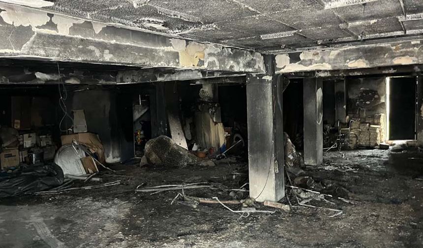 Yangın Sonrası Kurtarma Operasyonu: Dumandan Etkilenen 2 Kişi Hastaneye Kaldırıldı