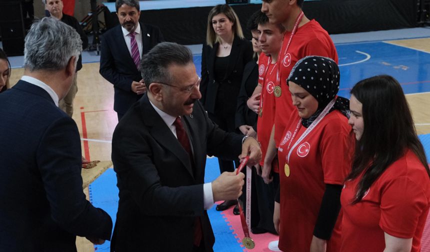 Eskişehir'de Gençlik ve Spor Bayramı Coşkusu Büyük Heyecana Sahne Oldu