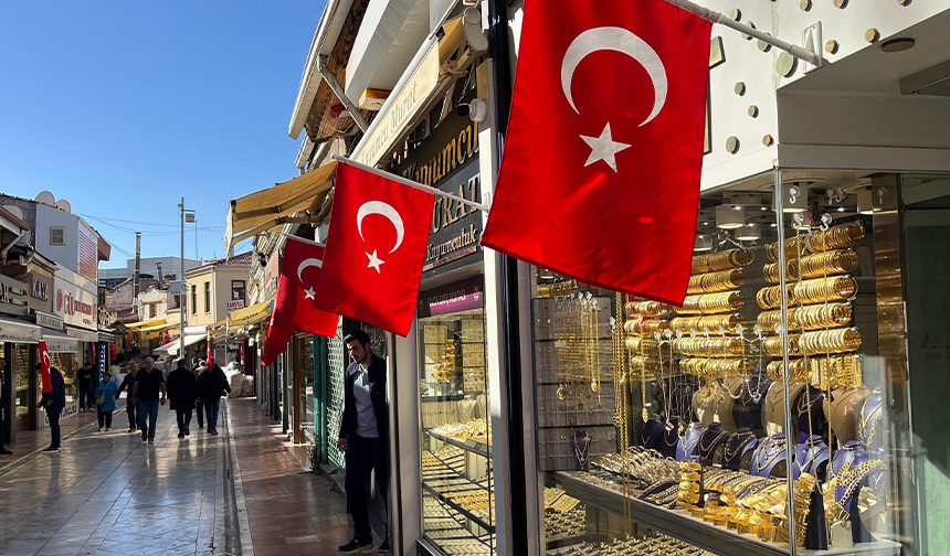 Eskişehir’de Dükkanlar Bayraklarla Donatıldı!