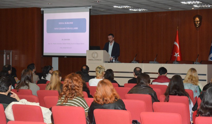 Eskişehir Anadolu Üniversitesi’nde Yapay Zekâ Semineri: Eğitim Dünyası Yeni Teknolojileri Tartıştı!