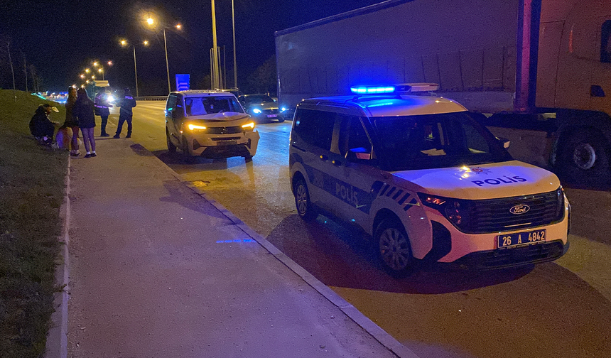Eskişehir’de Korkutan Kaza! Çocuğunu Almaya Giderken Hastanelik Oldu