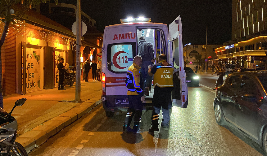 Eskişehir’de Korkutan Kaza! Motosikletli Hastanelik Oldu