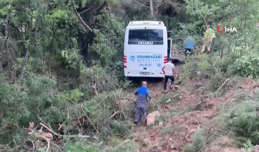 Eskişehir'de Midibüs Şarampole Uçtu: Çok Sayıda Yaralı Var
